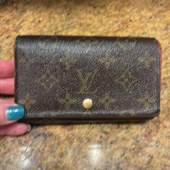 Louis Vuitton Portefeuille Tresol Monogram Wallet - Picture 12 of 12